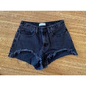 Abercrombie & Fitch Curve Love Mid Rise Boyfriend Denim Short size 28 / 6 Black